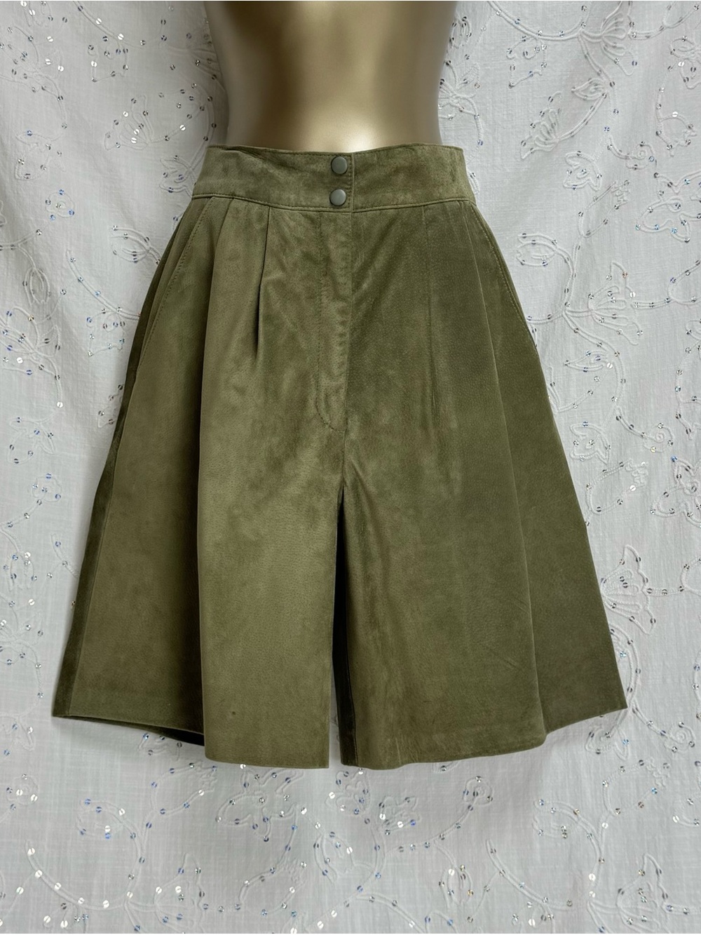 Vintage Danier Olive Green Suede Leather Culottes Shorts Size 6 High Waist